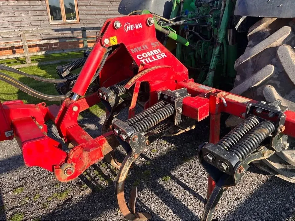 Vaderstad Carrier 300 3Metre Trailed c/w HEVA Combi Tiller