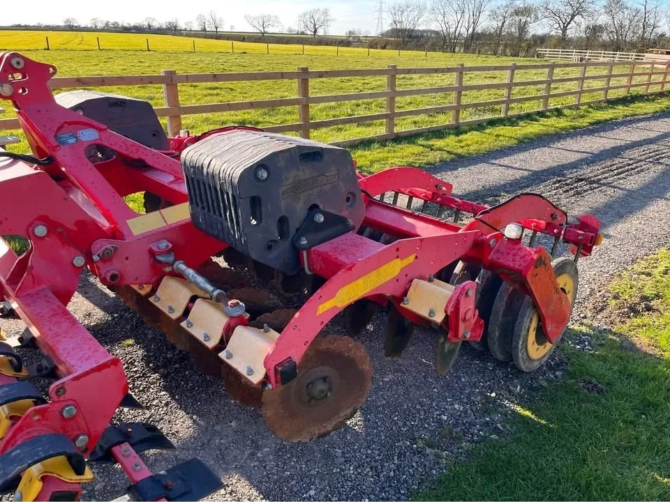 Vaderstad Carrier 300 3Metre Trailed c/w HEVA Combi Tiller